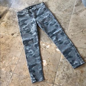 Hudson jeans mid rise nico camouflage size 28